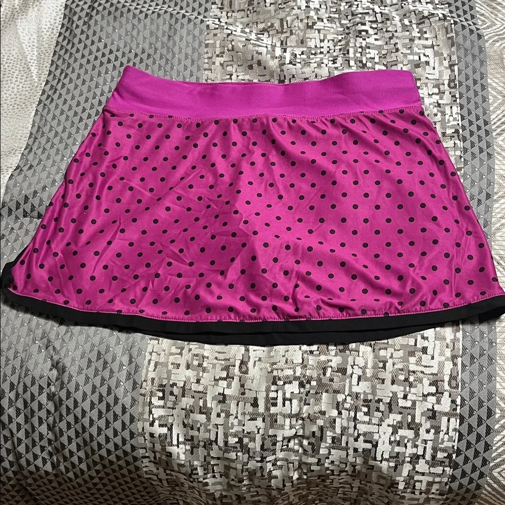 Nike polka dot running /gym
Skort. Size small - Picture 3 of 4